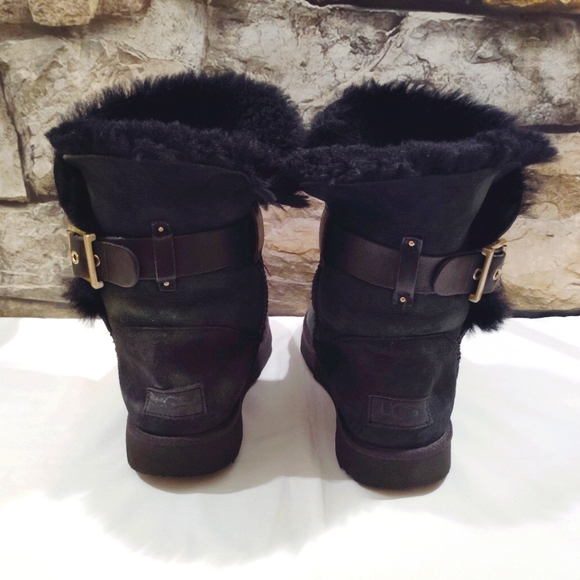 Sz 7 UGG Jaylyn Boots Suede Leather Sheepskin Insole Furry Belted Buckle Boots - Picture 4 of 17